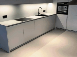 Mikrocement w kuchni – trwałość, styl i nowoczesny charakter