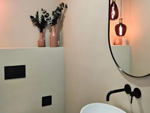 DIY: Jak wykonać mikrocement na ścianie krok po kroku – poradnik dla początkujących