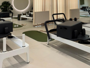 Mikrobeton w praktyce – trwałe i nowoczesne rozwiązanie do wymagających wnętrz