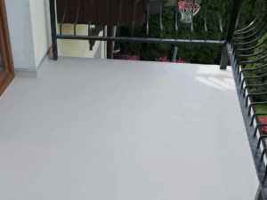 Mikrocement na balkon – trwały, wodoodporny i antypoślizgowy system na lata