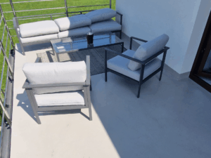 Mikrocement na zewnątrz – trwałość, design i odporność na każdą pogodę